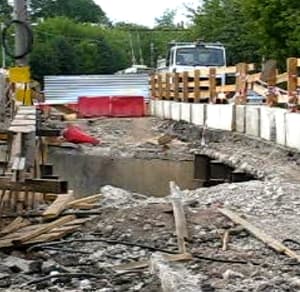 Реконструкция путепровода у завода ОЦМ [видео]