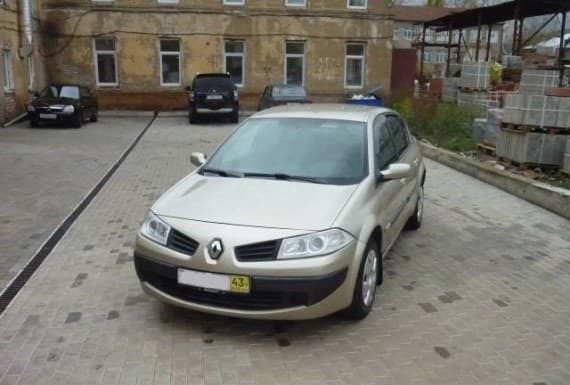 Ночью на Горького сгорел «Рено»