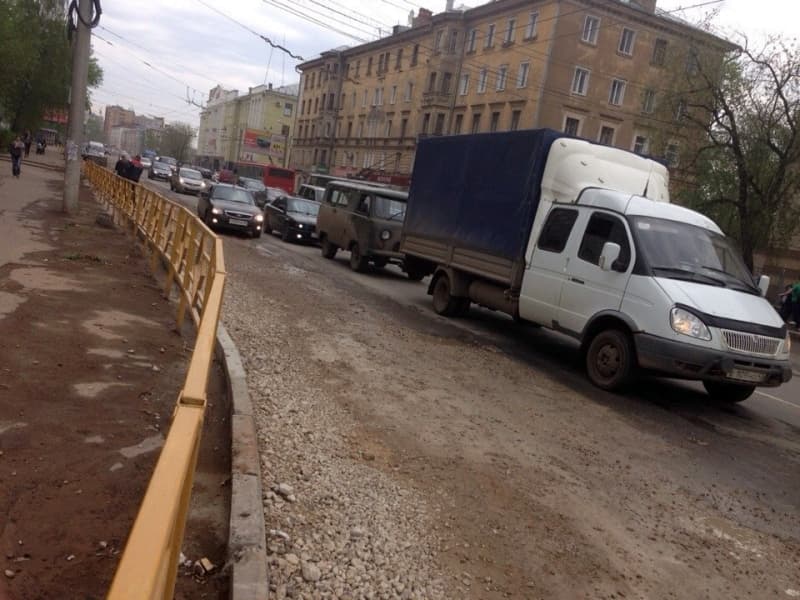 Комсомольская в щебенке. Работы закончили, осадок остался