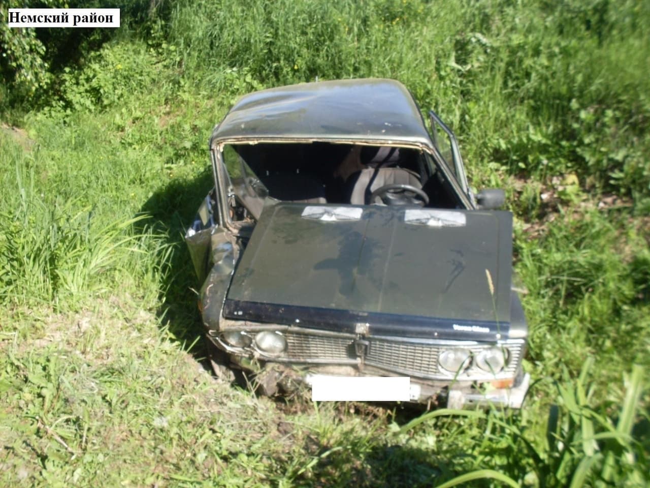 В Кировской области женщина за рулём легковушки вылетела в кювет