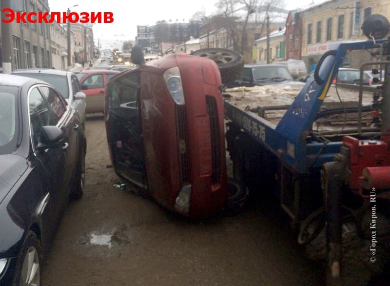 Владелица упавшей на Ягуар Калины: «Машину не выдержали ветхие тросы»
