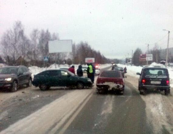 Из-за аварии проезд по Щорса затруднен