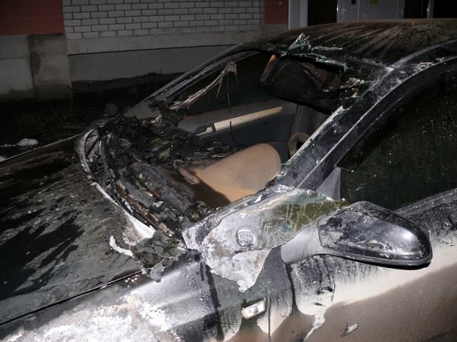 В Слободском на ходу загорелся «Опель»