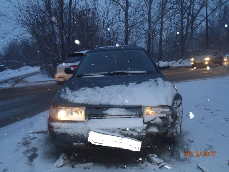В Кирове автоледи на «Фольксвагене» протаранила «одиннадцатую»