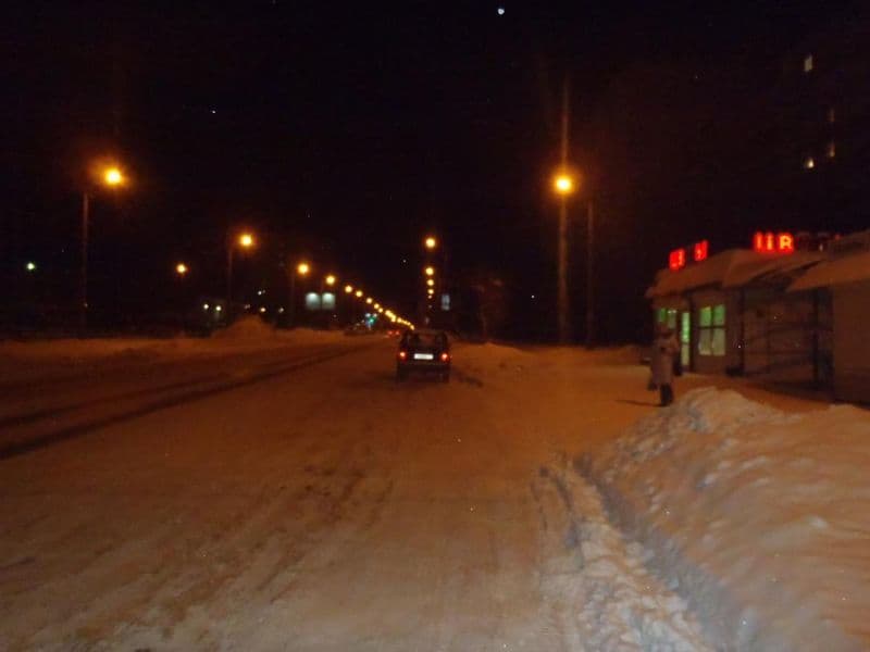 На проспекте Строителей в салоне автобуса пострадала женщина