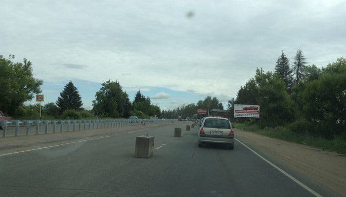 Отбойники на Советском тракте: безопасность для водителей, неудобство для садоводов