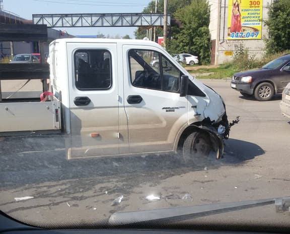 ДТП на Производственной. Утром движение на улице встало