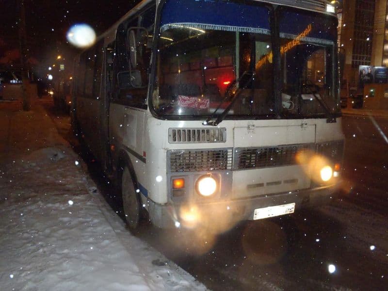 На Воровского в салоне автобуса пострадала женщина