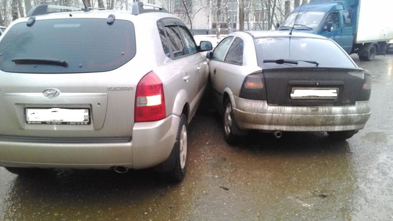 На Молодой Гвардии «Опель» врезался в «Hyundai»