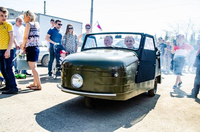 9 мая по городу Кирову проехались ретро автомобили
