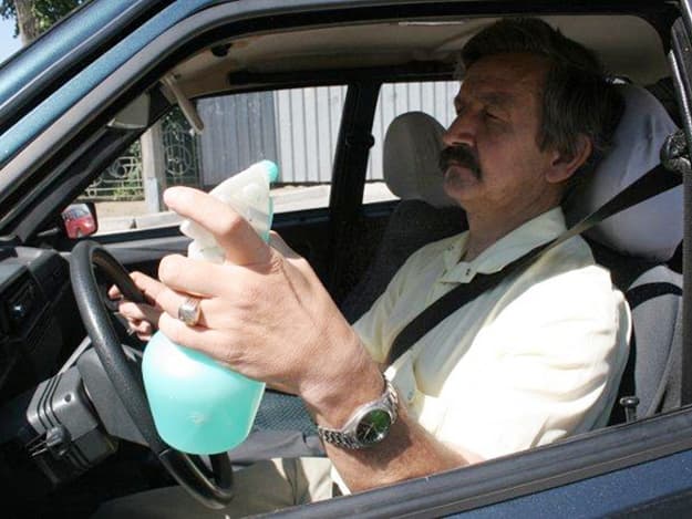 Форточка или кондиционер? Что предпочитают водители в жару?