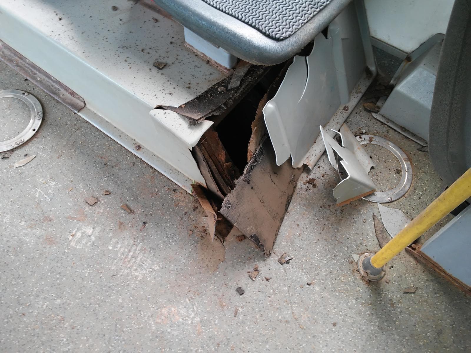 Взорвавшееся колесо травмировало 3 человек