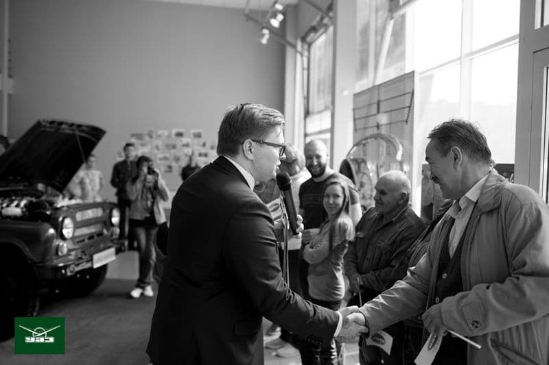 В автосалоне УАЗ ТСК «Мотор» презентовали «Победную Серию» УАЗ Хантер