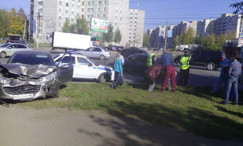 Меньше чем за сутки на одном перекрестке произошло 3 ДТП