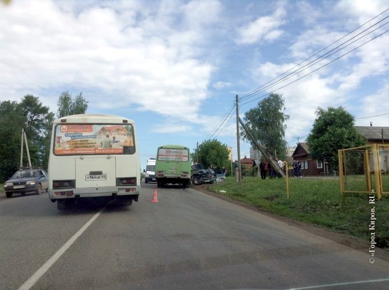 ДТП в Лосево. Лоб в лоб столкнулись автобус и ВАЗ