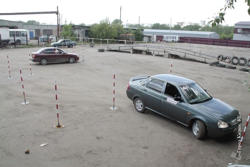 Кировчане из-за кризиса не идут в автошколы