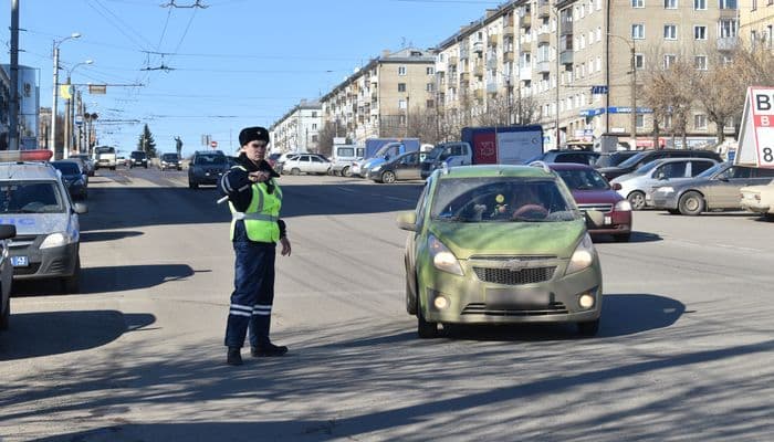 В России «кабинетных госавтоинспекторов» отправят дежурить на посты