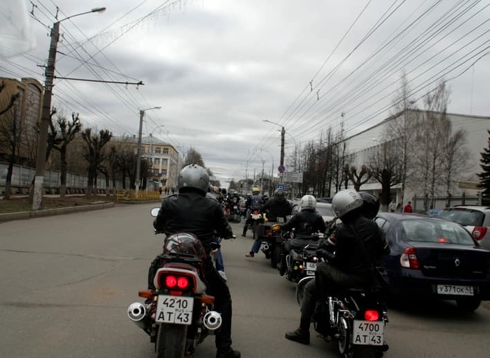 «Мото начало 2014» по городу проехали сотни мотоциклистов