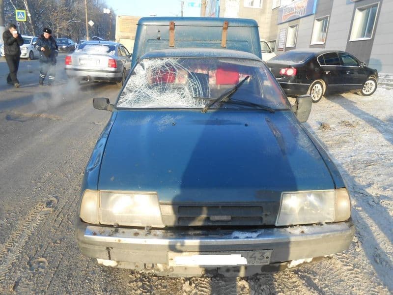 На Карла Маркса водитель фургона «ИЖ» сбил мужчину