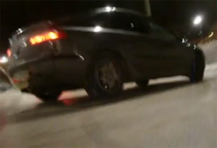 Гонки у «Jam Молл»: кировчане дрифтуют на ватрушке, привязанной к авто