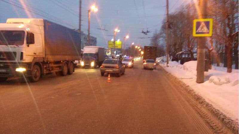 Водитель «двенадцатой» сбил женщину на Щорса