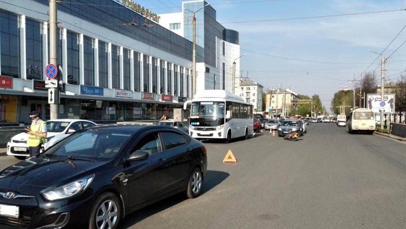В Кировской области произошло два ДТП с мотоциклом и мопедом в одно время, но в разных местах