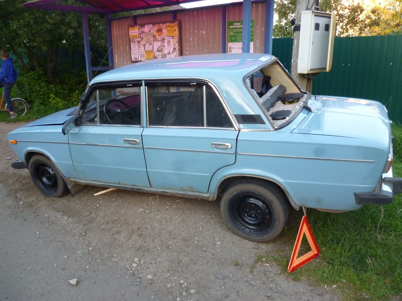 В Кировской области подросток сбил женщину, которая стояла на остановке