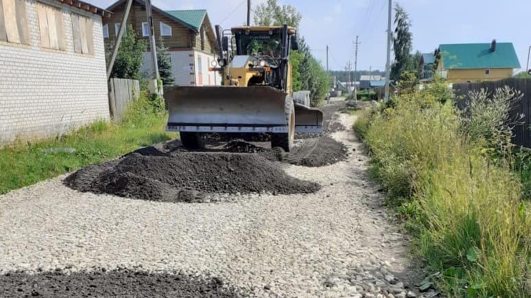 В Кирове продолжается ремонт грунтовых дорог