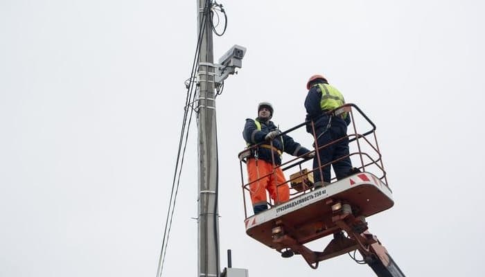 Как ГИБДД будет штрафовать с помощью камер водителей за разговоры по телефону