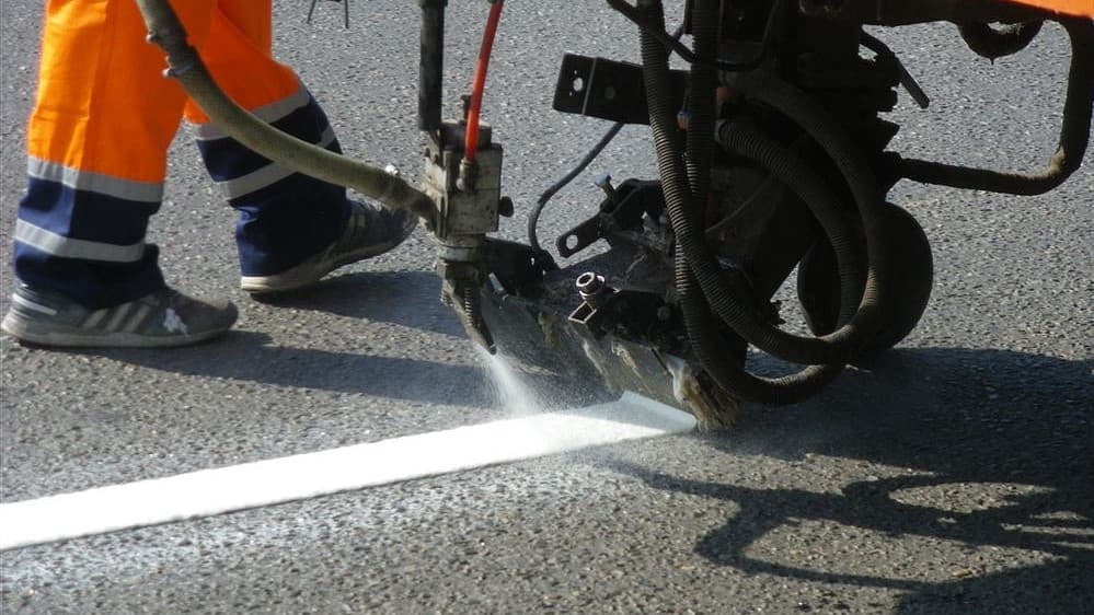 К концу июня на улицах Кирова появится более 300 километров разметки