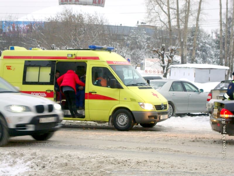 Авария у Цирка: на место выехала «скорая»