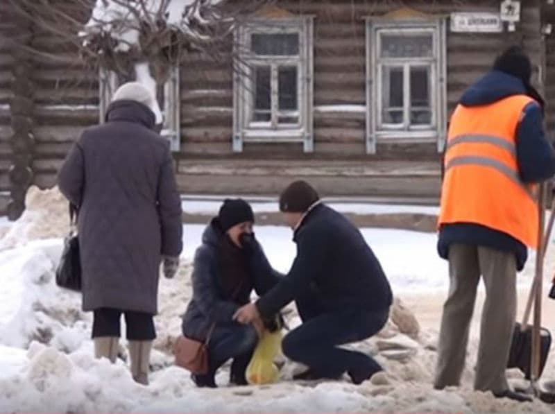 Случайное спасение: кировчанка едва не оказалась под колесами внедорожника