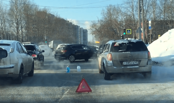 Утром 26 февраля на Солнечной столкнулись 3 машины