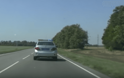 Дорожный активист гнался за сотрудниками ГИБДД 100 км