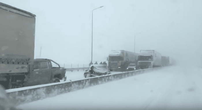 Погода застигла врасплох: на трассе М-4 произошло жесткое ДТП с участием 15-ти автомобилей