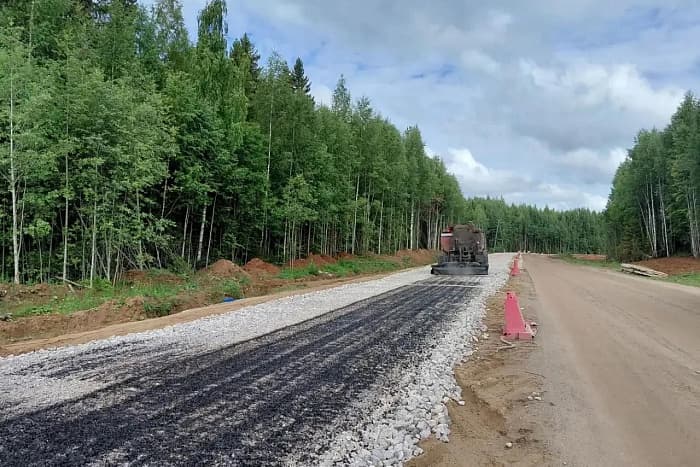 На северо-западе Кировской области строят 16 км асфальтовой трассы
