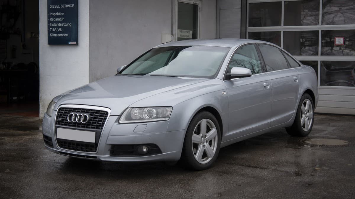 Купил 20-летнюю Audi A6 C6 с дизелем: за 3 года вложил 300 тысяч и понял: старый премиум на последние деньги не берут