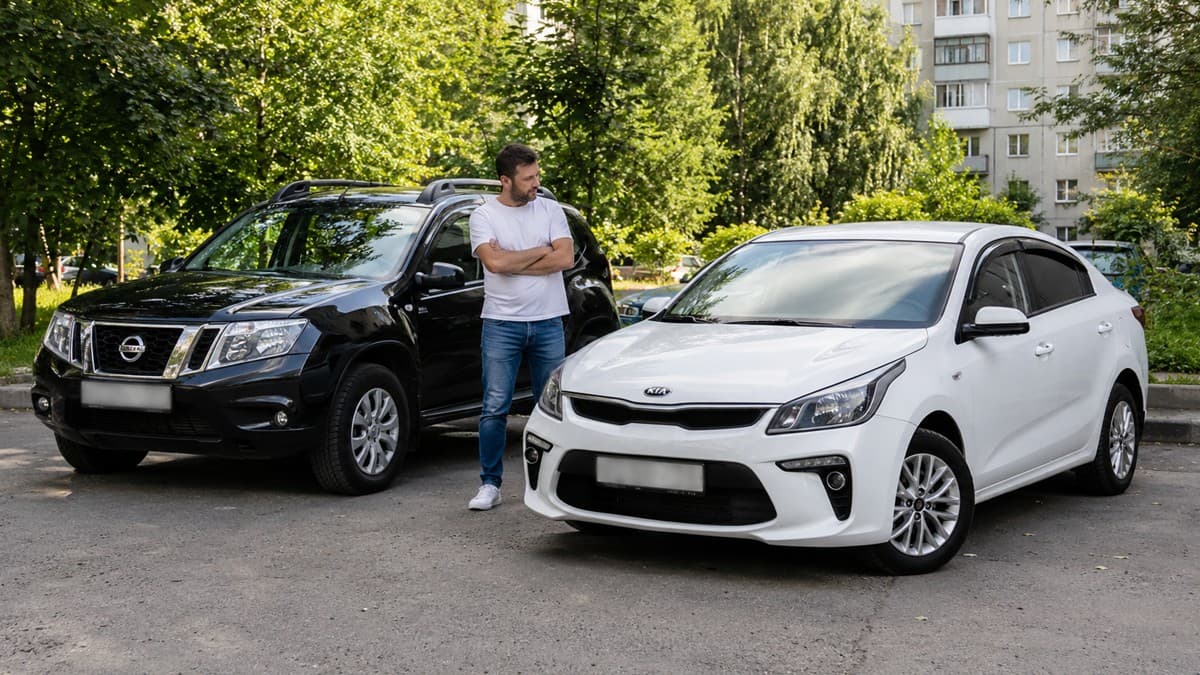 Четыре года ездил на Nissan Terrano, затем пересел на Kia Rio: почему низкий седан оказался удобнее в городе – отзыв владельца