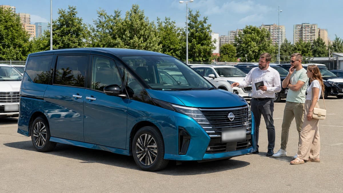 Nissan Serena e-Power 2023 за 3,45 млн рублей: семь мест и последовательный гибрид – когда правый руль перестаёт быть выгодой
