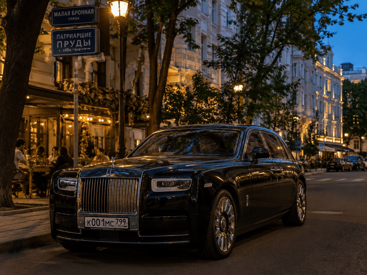 Названы самые популярные люксовые автомобили с пробегом в России