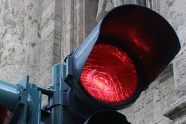 Ночью на Лепсе подвыпившая женщина попала под машину 