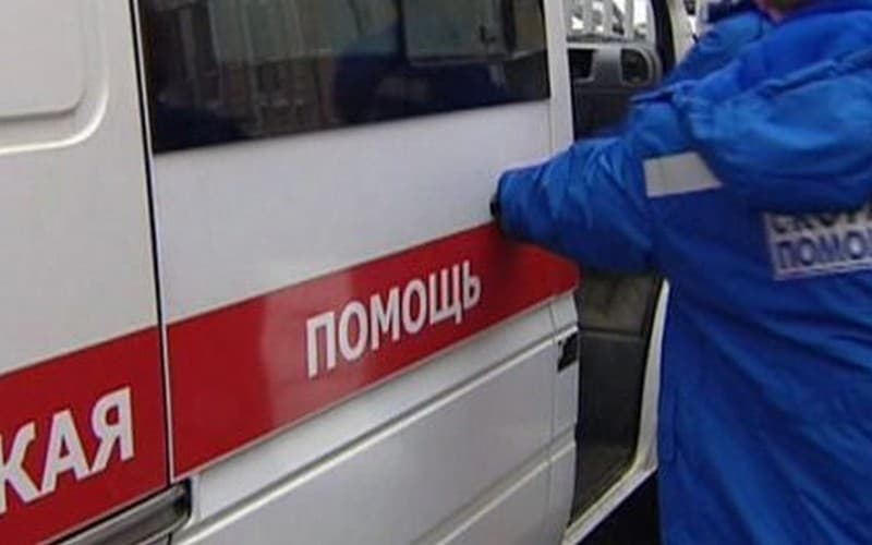 На трассе Киров-Стрижи Nissan сбил мужчину