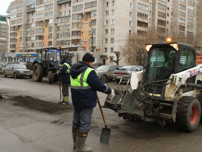 На магистральных улицах Кирова отремонтировали дороги