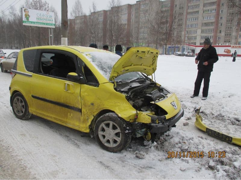 В результате столкновения двух легковушек на Московской пострадал ребенок