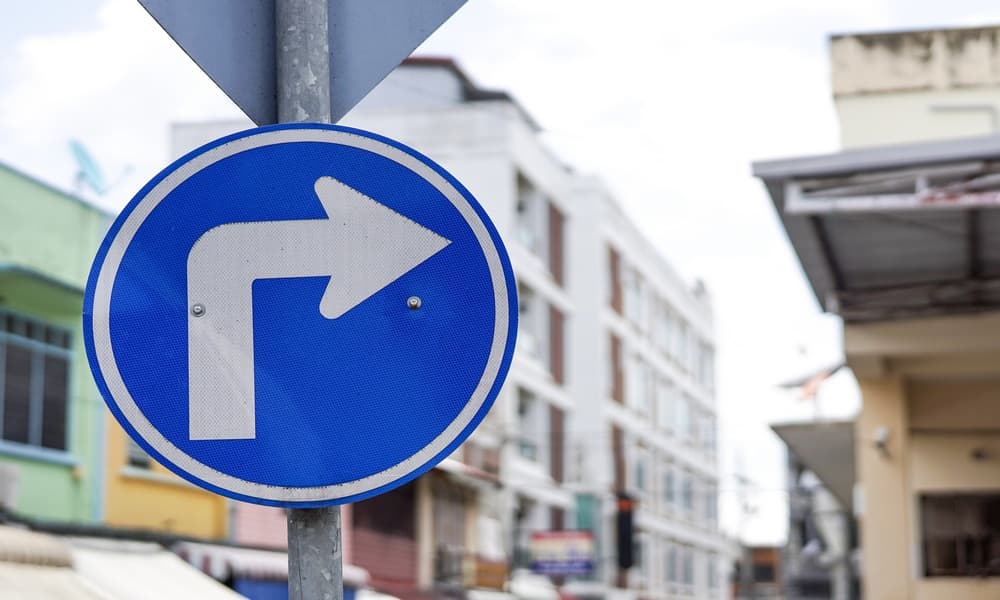 Кировским водителям разрешили поворачивать только направо на трёх аварийных перекрестках