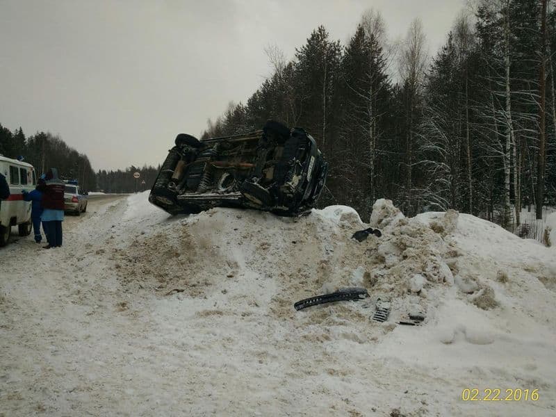 На трассе «Вятка» опрокинулась «Тойота»: пострадали дети