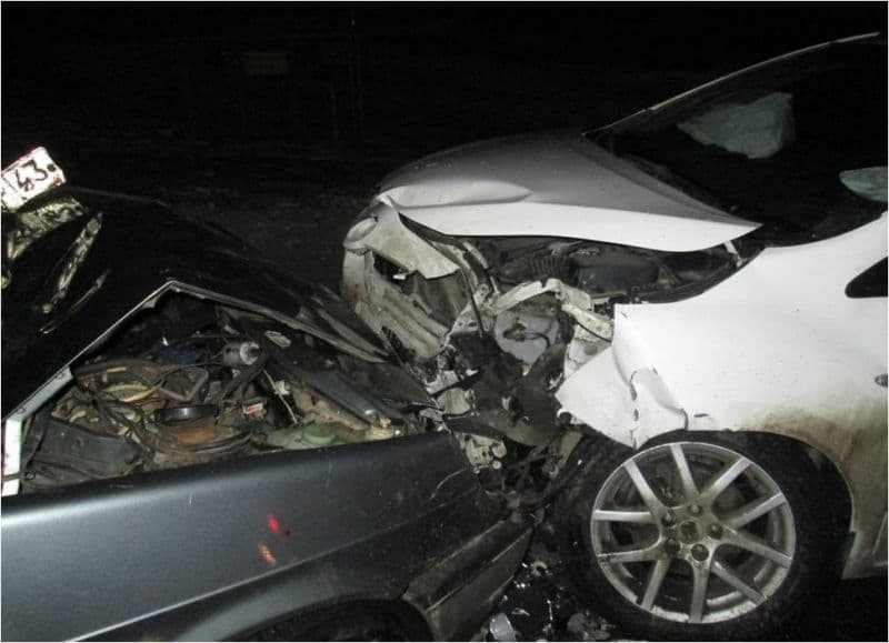 В Кирово-Чепецком районе дорогу не поделили 3 автомобиля