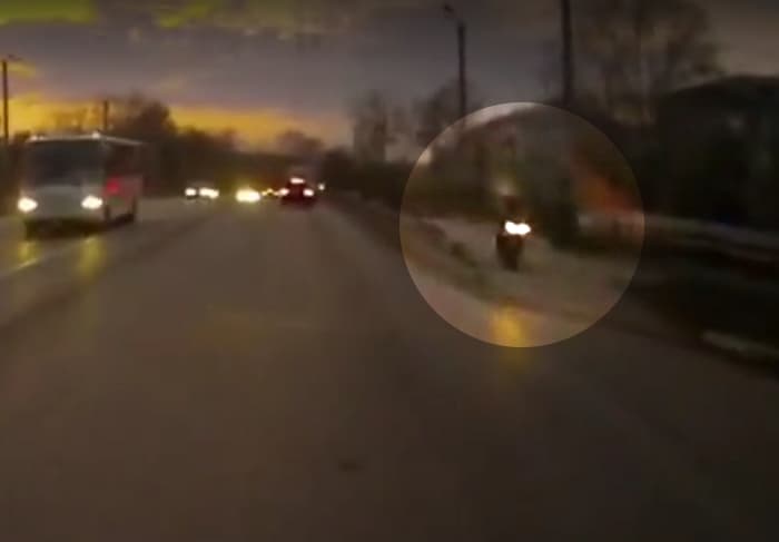 Если на мотоцикле, то можно и по тротуару?