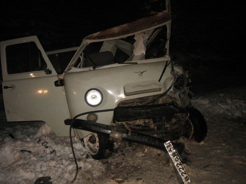 На трассе в Омутнинск погиб водитель УАЗа