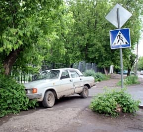 На пешеходном переходе сбили женщину с ребенком